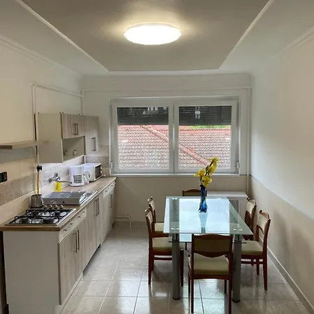 Pingvin Cukrászda Felső Szint