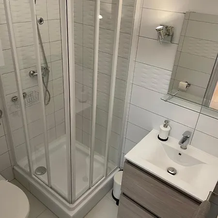 Pingvin Cukraszda Felso Szint Guest house 3*