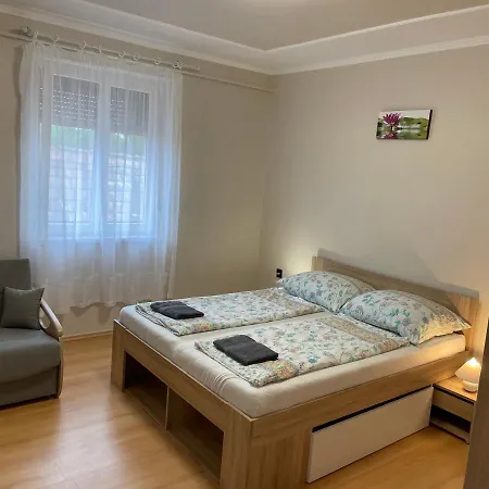 Pingvin Cukraszda Felso Szint 3*