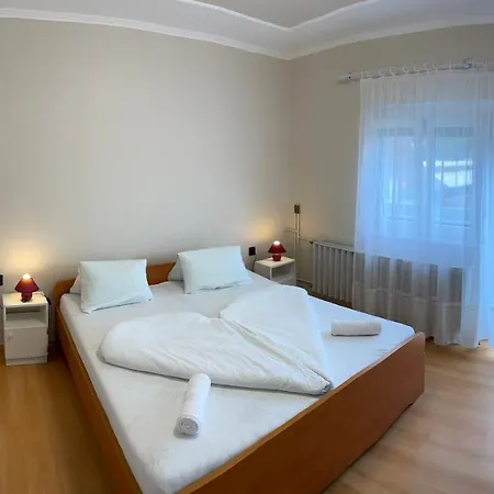 Pingvin Cukraszda Felso Szint 3*