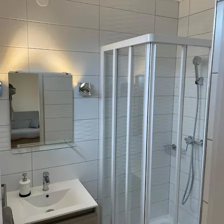 Guest house Pingvin Cukraszda Felso Szint 3*