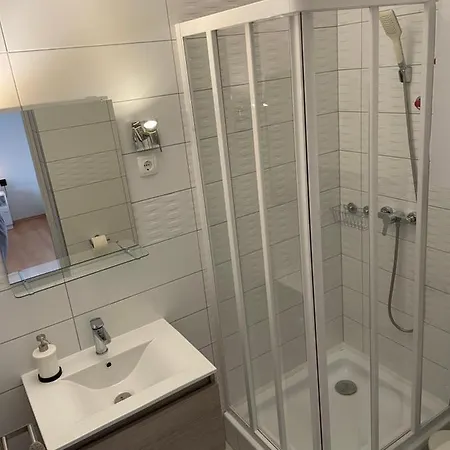 Guest house Pingvin Cukraszda Felso Szint 3*