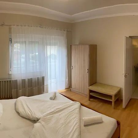 Guest house Pingvin Cukraszda Felso Szint