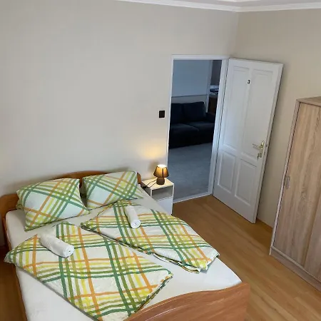 Guest house Pingvin Cukraszda Felso Szint