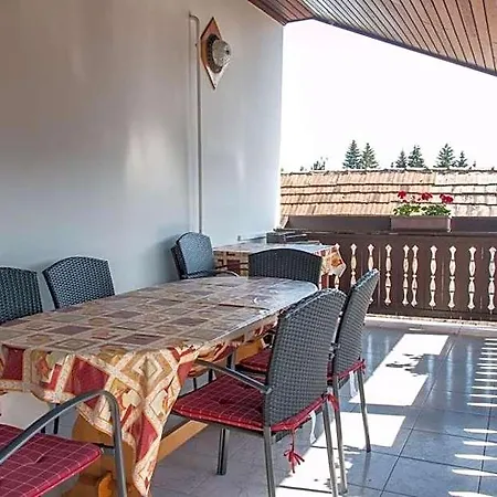 Guest house Pingvin Cukraszda Felso Szint 3*