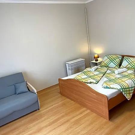 Guest house Pingvin Cukraszda Felso Szint 3*