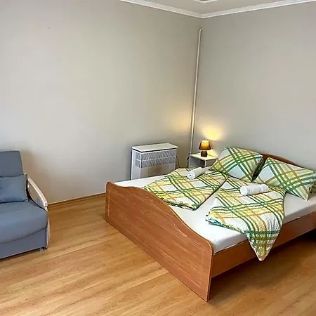 Pingvin Cukraszda Felso Szint Guest house 3*