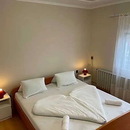 Pingvin Cukraszda Felso Szint Guest house 3*