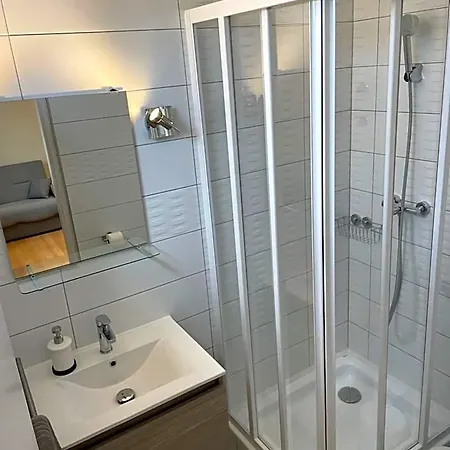 Guest house Pingvin Cukraszda Felso Szint Balatonmariafurdo