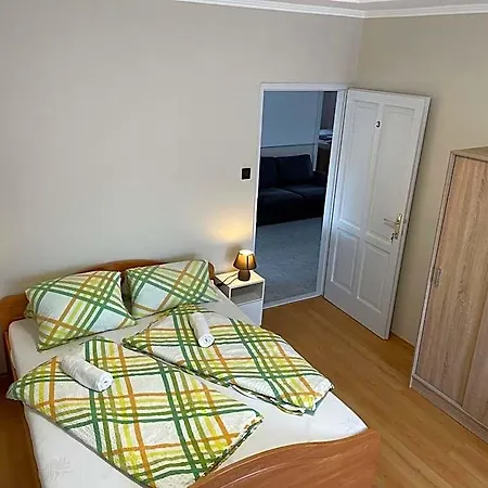 Pingvin Cukraszda Felso Szint 3* Balatonmariafurdo