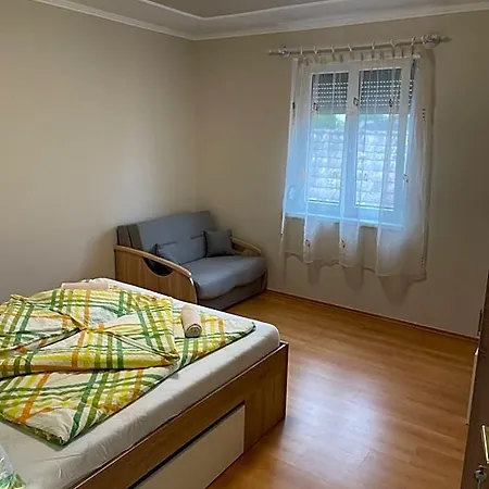 Guest house Pingvin Cukraszda Felso Szint 3*