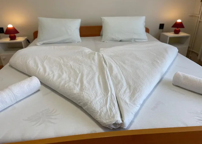 בית הארחה Pingvin Cukraszda Felso Szint